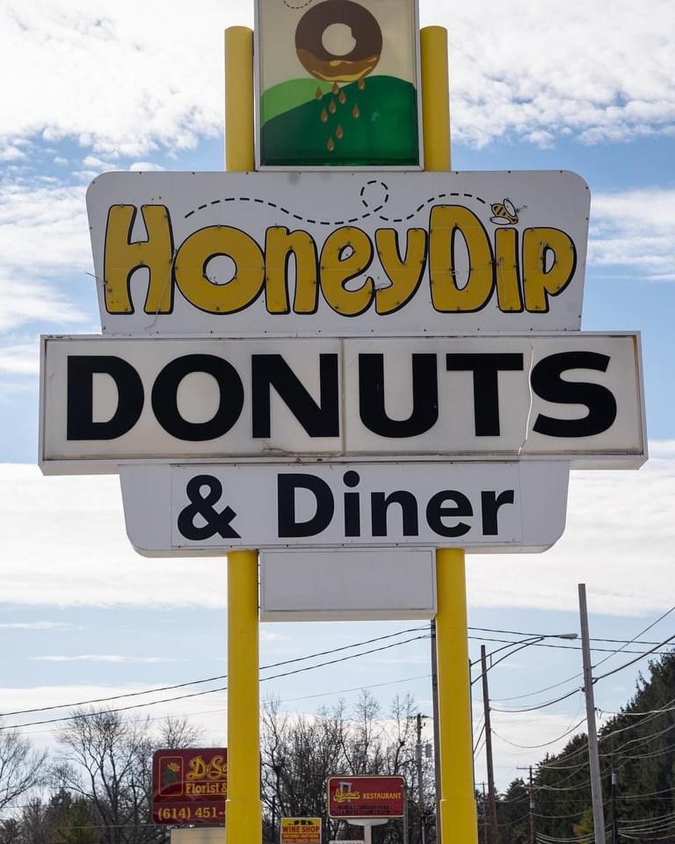 HoneyDip Donuts & Diner sign on Kenny Road